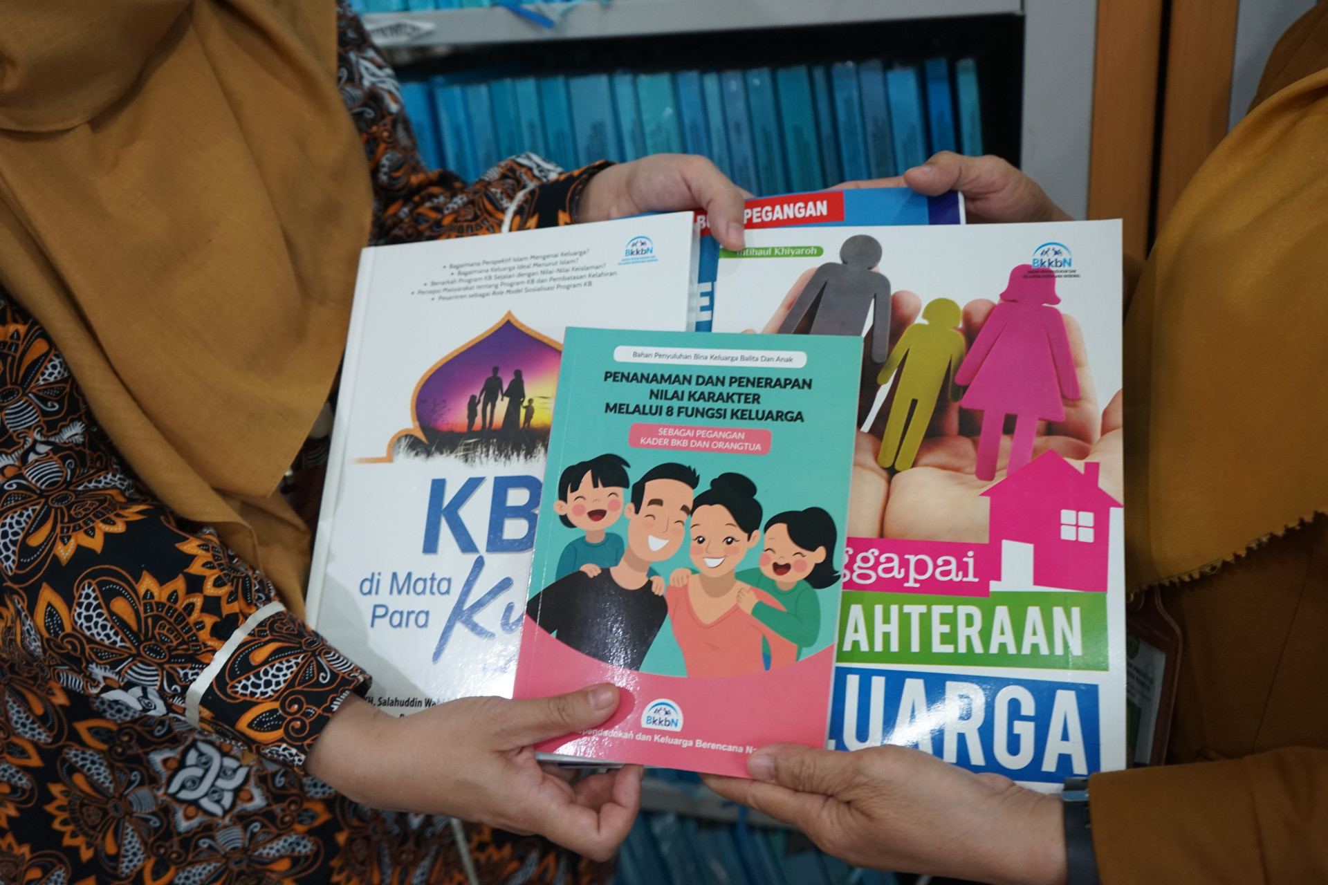Belajar Jadi Keluarga Bahagia, Kini Buku-Buku BKKBN Tersedia di Perpustakaan Kaltim