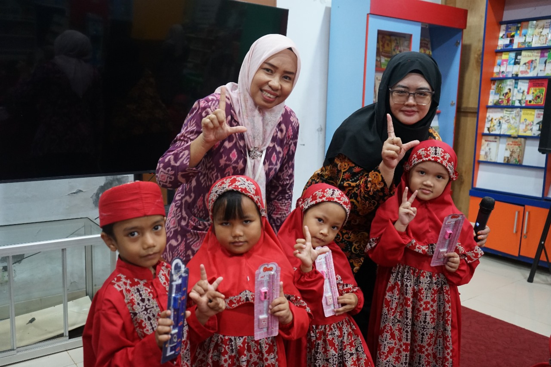 TK Darul Falah Serbu Perpustakaan Kaltim, Ruang Anak “Mewarna Merah” dan Penuh Ceria