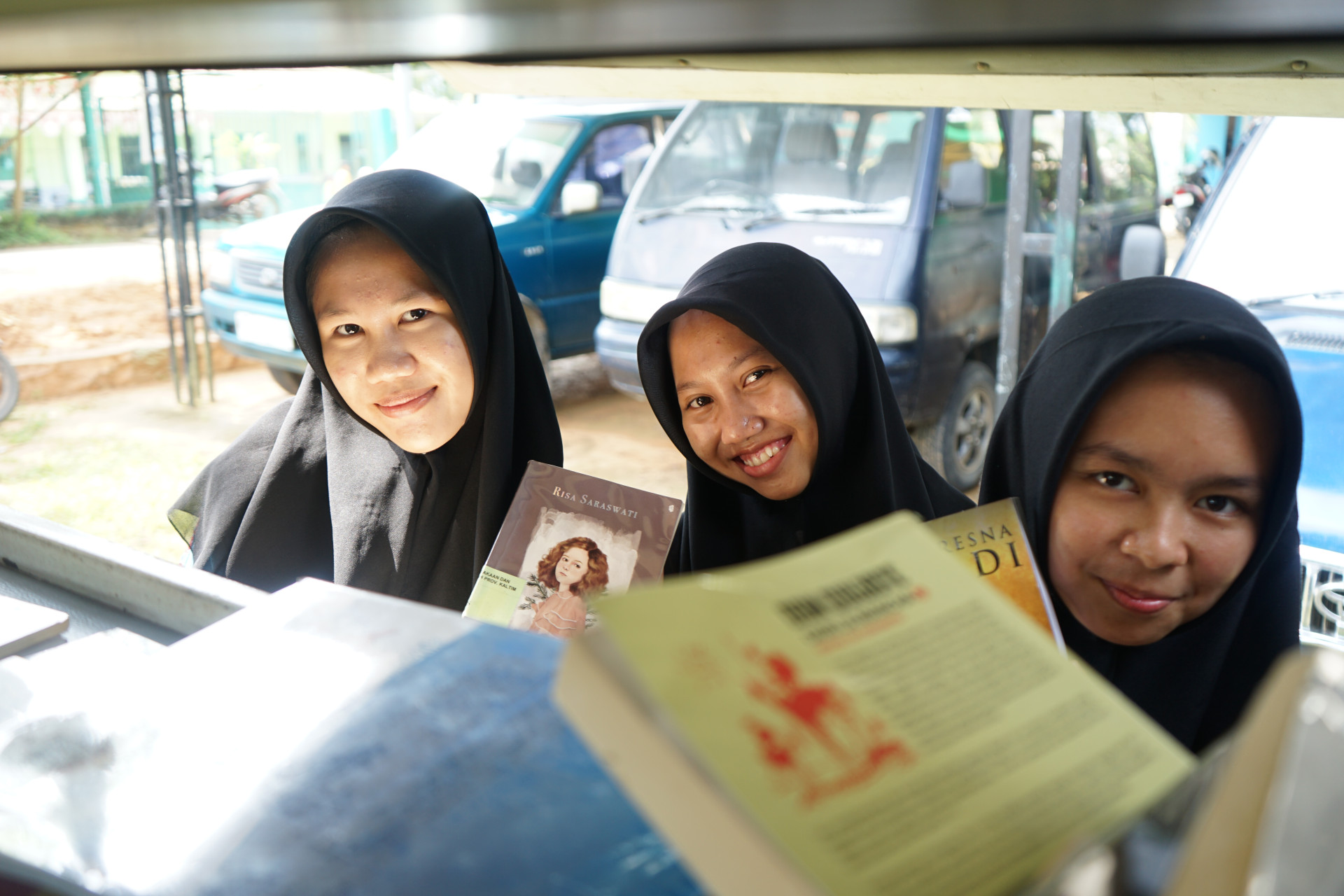 Diserbu Santri! Perpusling Kaltim Bikin Ponpes Al Ma’arif Ramai Baca Buku