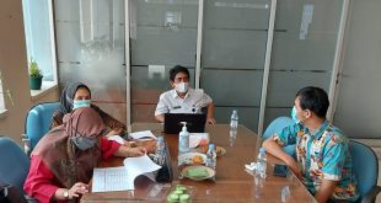 BIDANG P3KM LAKSANAKAN RAPAT VERIFIKASI BERKAS AKREDITASI PERPUSTAKAAN 2021