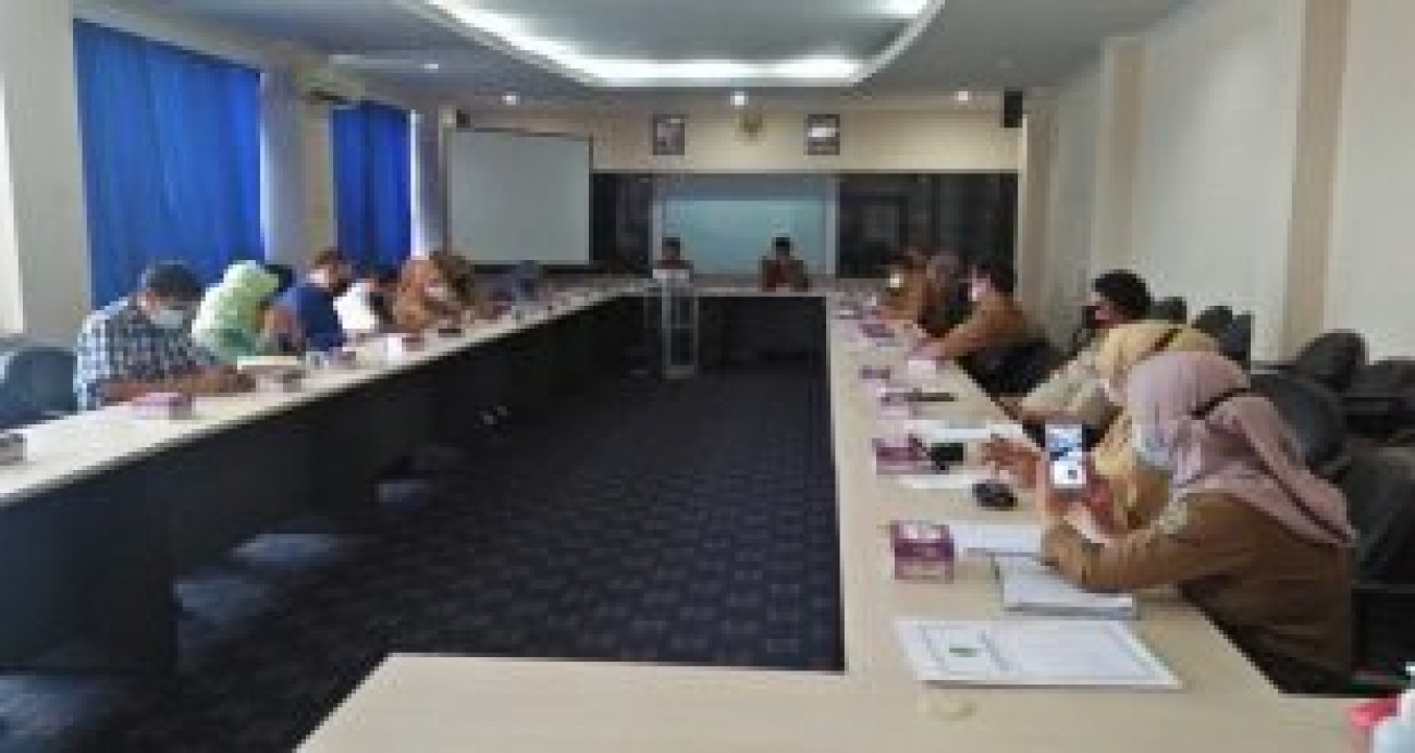 DPKD PROV. KALTIM BERMITRA DENGAN IPI, ATPUSI, FPPTI, GPMB DAN ASESOR KEMBANGKAN PERPUSTAKAAN DAN MINAT BACA DI KALTIM