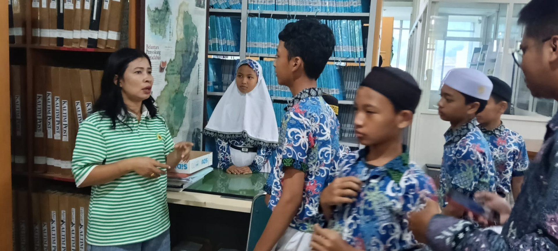 Tumbuhkan Semangat Wisata Literasi Melalui Layanan Orientasi Perpustakaan DPK Kaltim