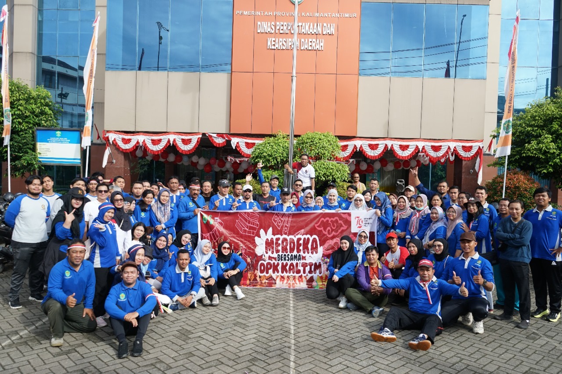 “Quality Time” Keluarga DPK Kaltim Melalui Jalan Santai dan Pembagian Doorprize