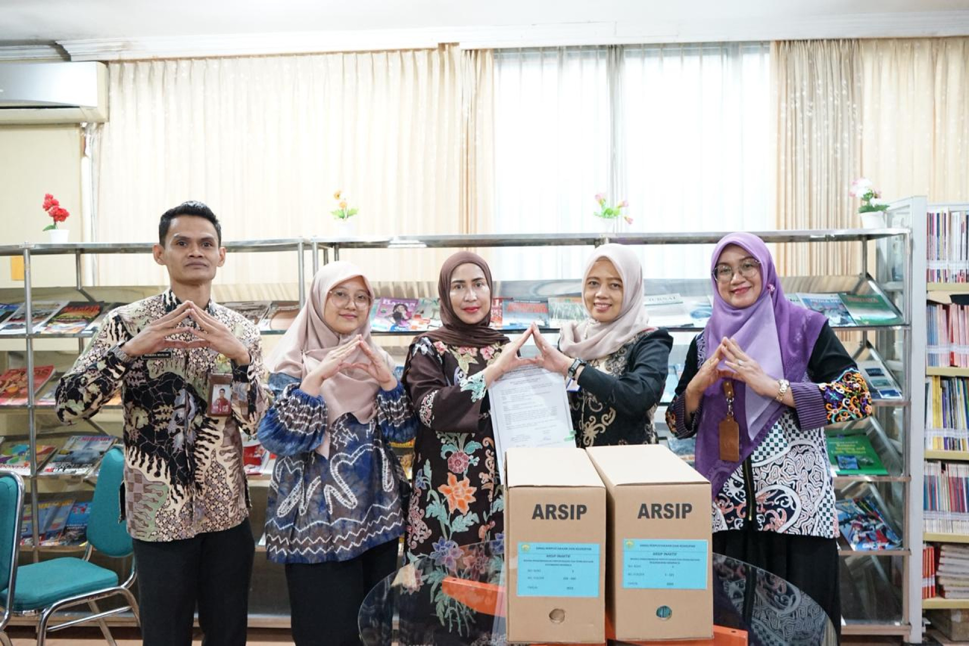 4 Boks Arsip Tahun 2022 Diserahkan, P3KM DPK Kaltim Perkuat Tertib Kearsipan