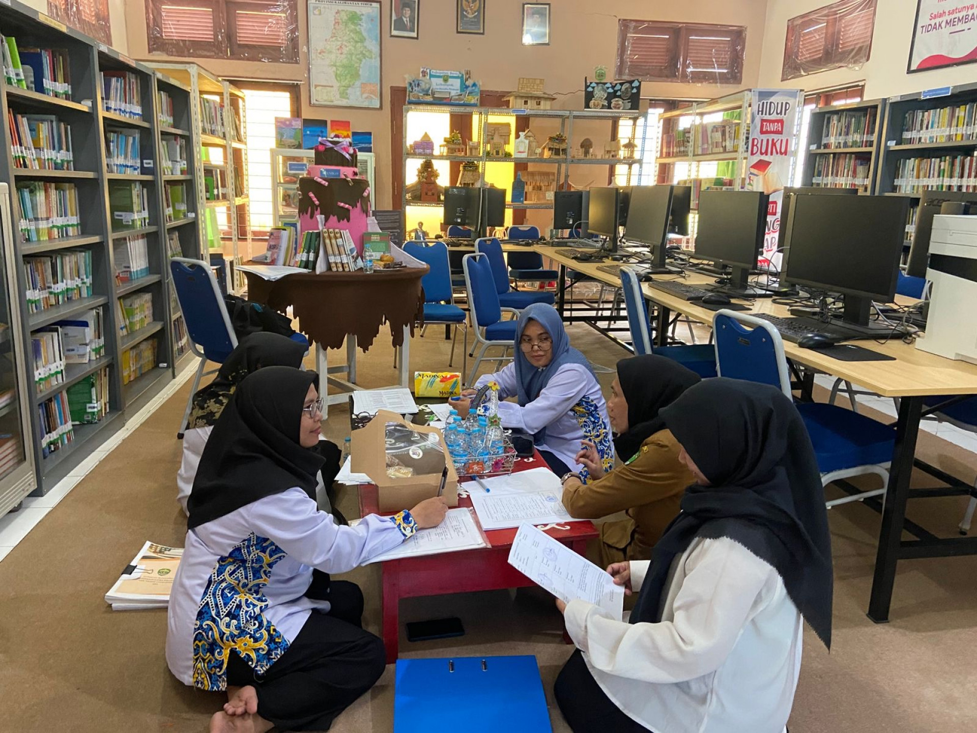 Perpustakaan SMKN 3 Samarinda Jalani Visitasi Akreditasi, Upaya Tingkatkan Mutu Layanan Literasi Sekolah