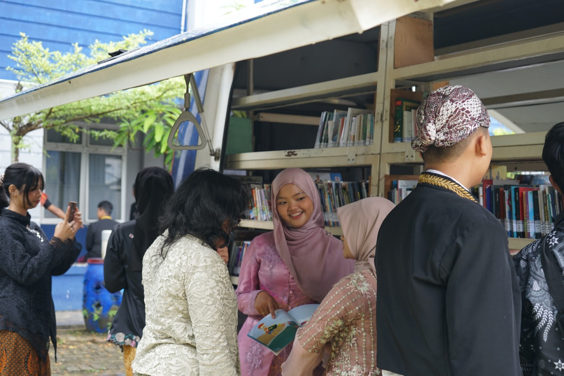 Rayakan Bulan Bahasa, SMAN 1 Samarinda dan DPK Kaltim Kolaborasi Tingkatkan Semangat Literasi