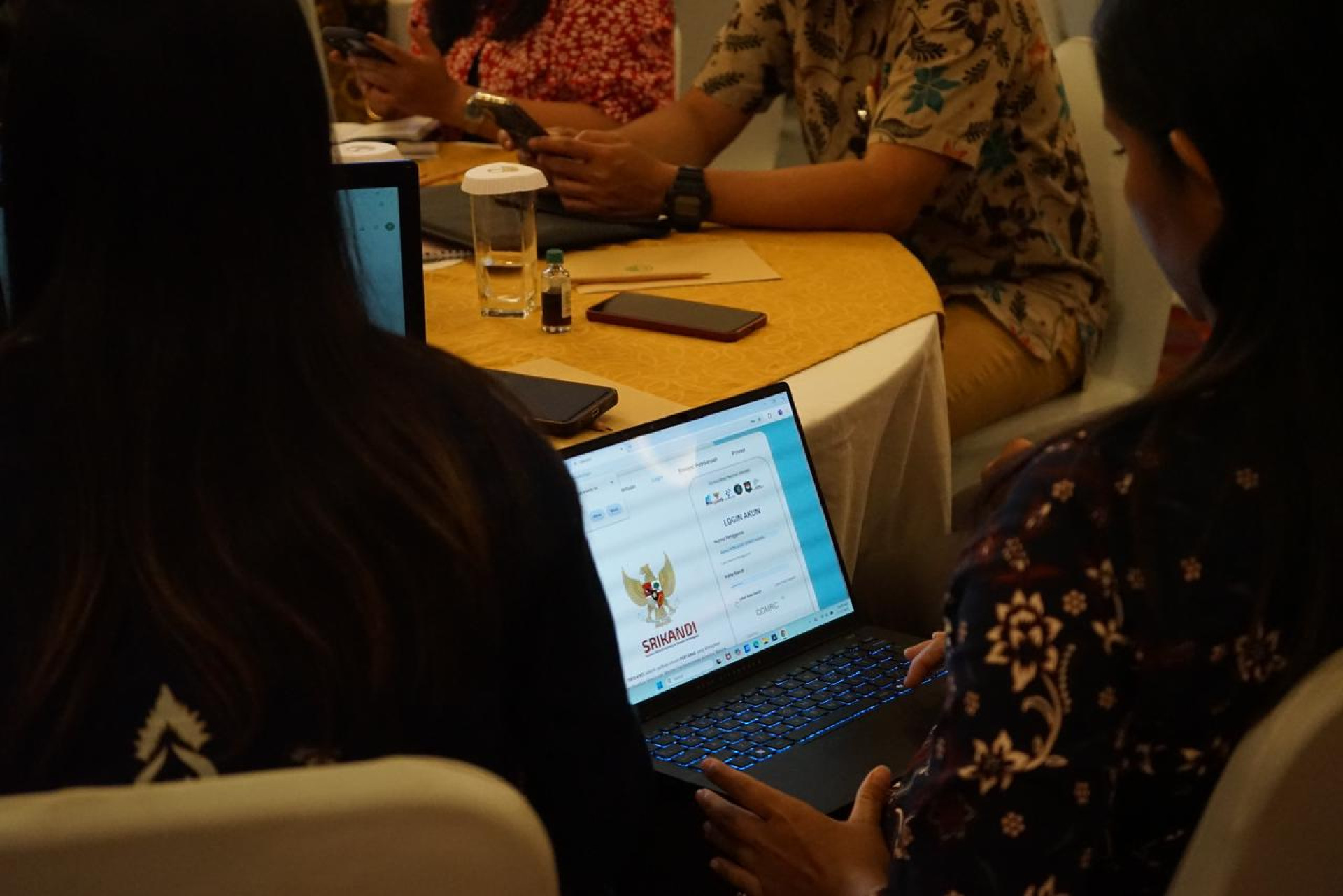 Sosialisasi Aplikasi SRIKANDI Versi 3 dan Pengelolaan Arsip Dinamis Perkuat Tata Kelola Administrasi di Mahakam Ulu