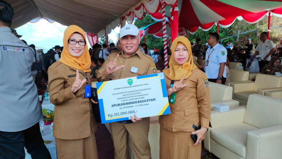 Mencerdaskan Melalui Literasi di Kota Tepian, DPK Kaltim Serahkan Buncu Baca Etam kepada Pemerintah Kota Samarinda