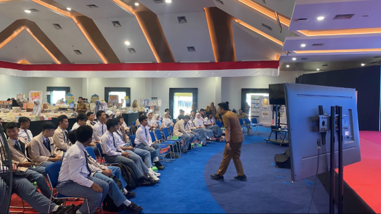 Hari Ketiga Festival Literasi Kaltim, 50 Siswa SMKN 7 Samarinda Belajar Cegah Cyber Crime dan Asah Fotografi