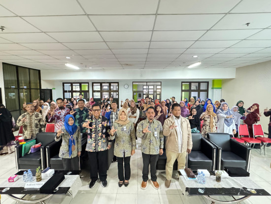 Publikasi Pustakawan: Sosialisasi Aplikasi Pustaka Borneo, Peran Perpustakaan di Era Digitalisasi
