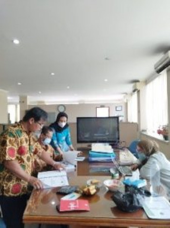 SEKSI PEMBINAAN DAN PENGEMBANGAN PERPUSTAKAAN GELAR RAPAT PENILAIAN PANJI-PANJI KEBERHASILAN BIDANG PERPUSTAKAAN TAHUN 2021