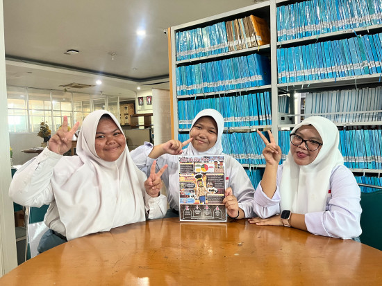 Berkat Sumber Literasi Perpustakaan Kaltim, Tiga Siswa SMAN 4 Samarinda Raih Juara 3 Lomba Infografis Tingkat SMA 