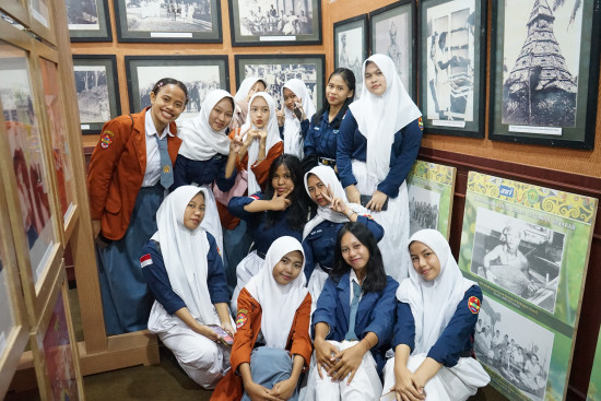 Seru! 130 Siswa SMK Negeri 12 Samarinda Belajar Langsung Dunia Arsip di DPK Kaltim   