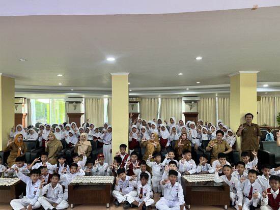 Outing Class Siswa SD Negeri 018 Samarinda Ulu Meriahkan Perpustakaan Anak DPK Kaltim