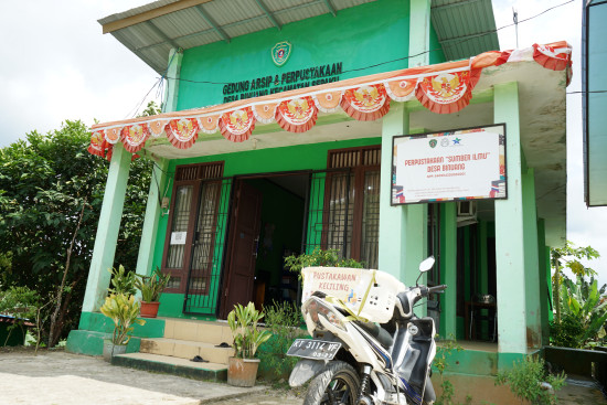 Sumber Ilmu, Perpustakaan Desa yang Hidupkan Literasi & Pemberdayaan