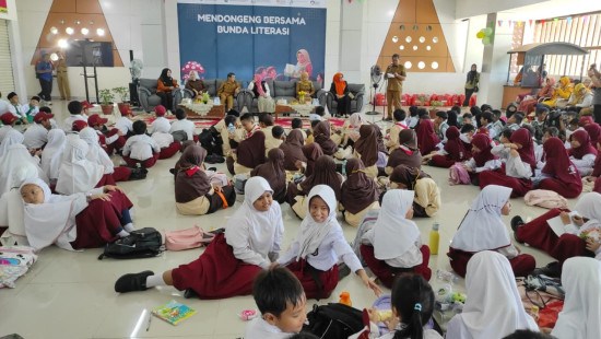 Seru, Penuh Imajinasi! DonKel Bareng Bunda Literasi Ajak Anak Kaltim Jatuh Cinta pada Buku Lewat Dongeng