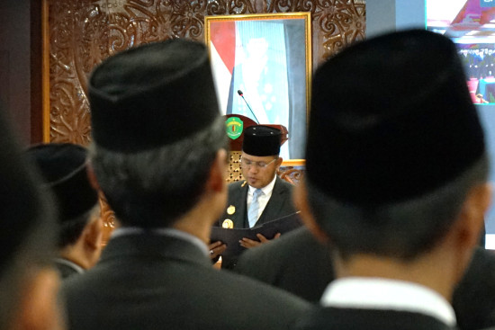 Penyegaran Birokrasi Kaltim: 71 ASN Dilantik pada Jabatan Manajerial dan Fungsional, Gubernur Harum Tekankan ASN Harus Profesional dan Berorientasi pada Masyarakat